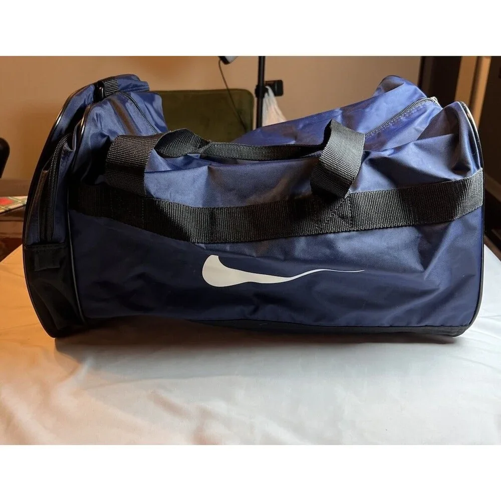 Vintage‎ Nike Swoosh Logo Duffle Gym Bag Color Nylon Blue Tag 18